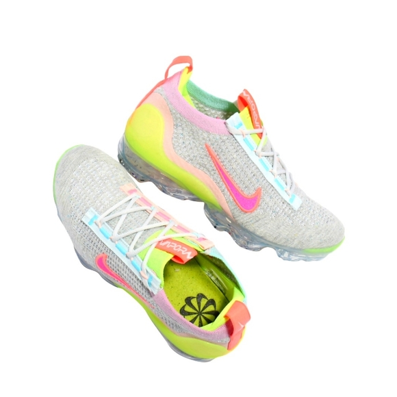 Nike Air VaporMax Sneaker - Picture 7 of 8